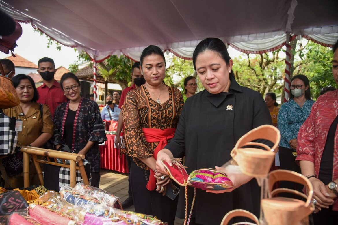 Kunjungi UMKM di Denpasar, Puan Dengarkan Keluhan Ibu-ibu yang Jadi Kepala Keluarga*