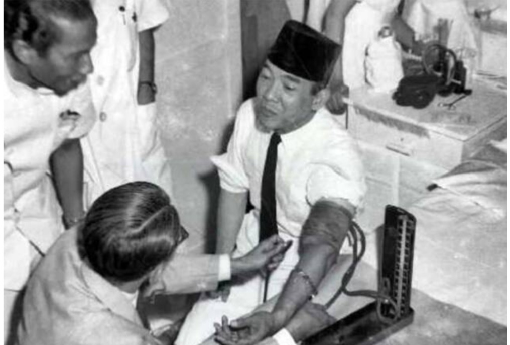 SEJARAH PMI, SOEKARNO PENDONOR DARAH