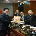 Ninoy Karundeng: Reshuffle, Erick Thohir dan Kekuatan Mafia Pertamina Muhammad Riza Chalid