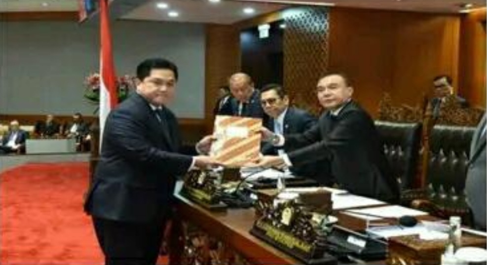 Ninoy Karundeng: Reshuffle, Erick Thohir dan Kekuatan Mafia Pertamina Muhammad Riza Chalid