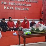 Rayakan Ulang Tahun Megawati ke 79, DPC PDIP Kota Malang Potong Tumpeng Bersama Jama'ah Diba'